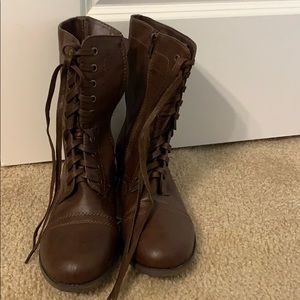 brown boots